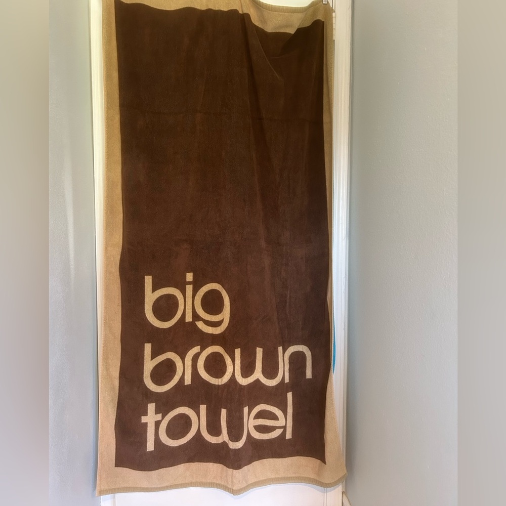 RARE! Bloomingdale's Big Brown Towel